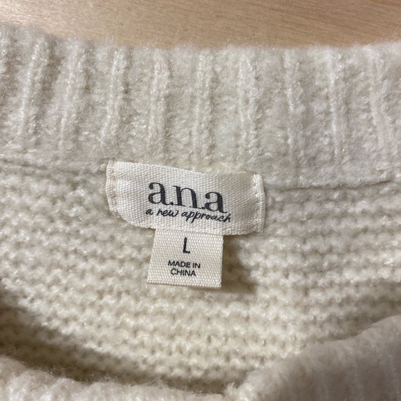 a.n.a Cream and Black Geometric Sweater Large (OX) - Picture 7 of 10